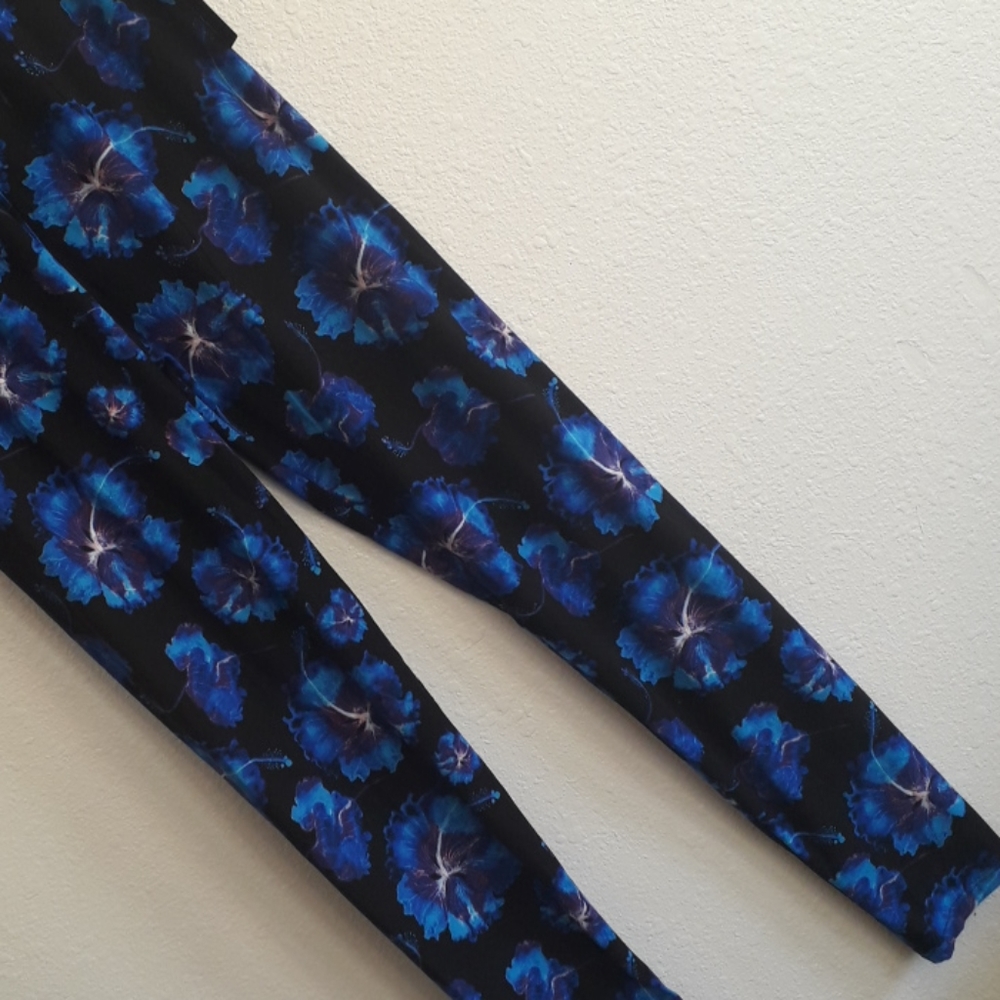 Electric Blue Floral Leggings - Picture 4 of 5